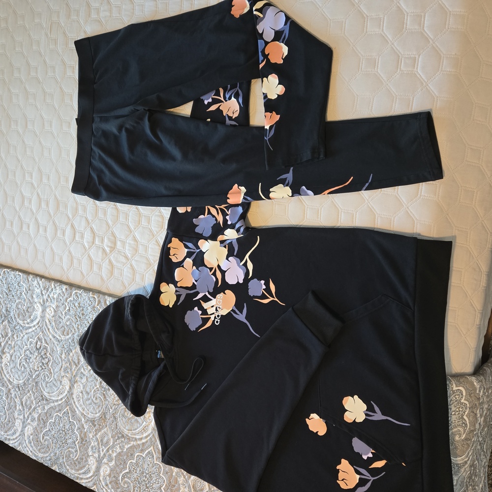 ADDIAS WOMEN'S ATHLEISURE SET, SUPER CUTE!